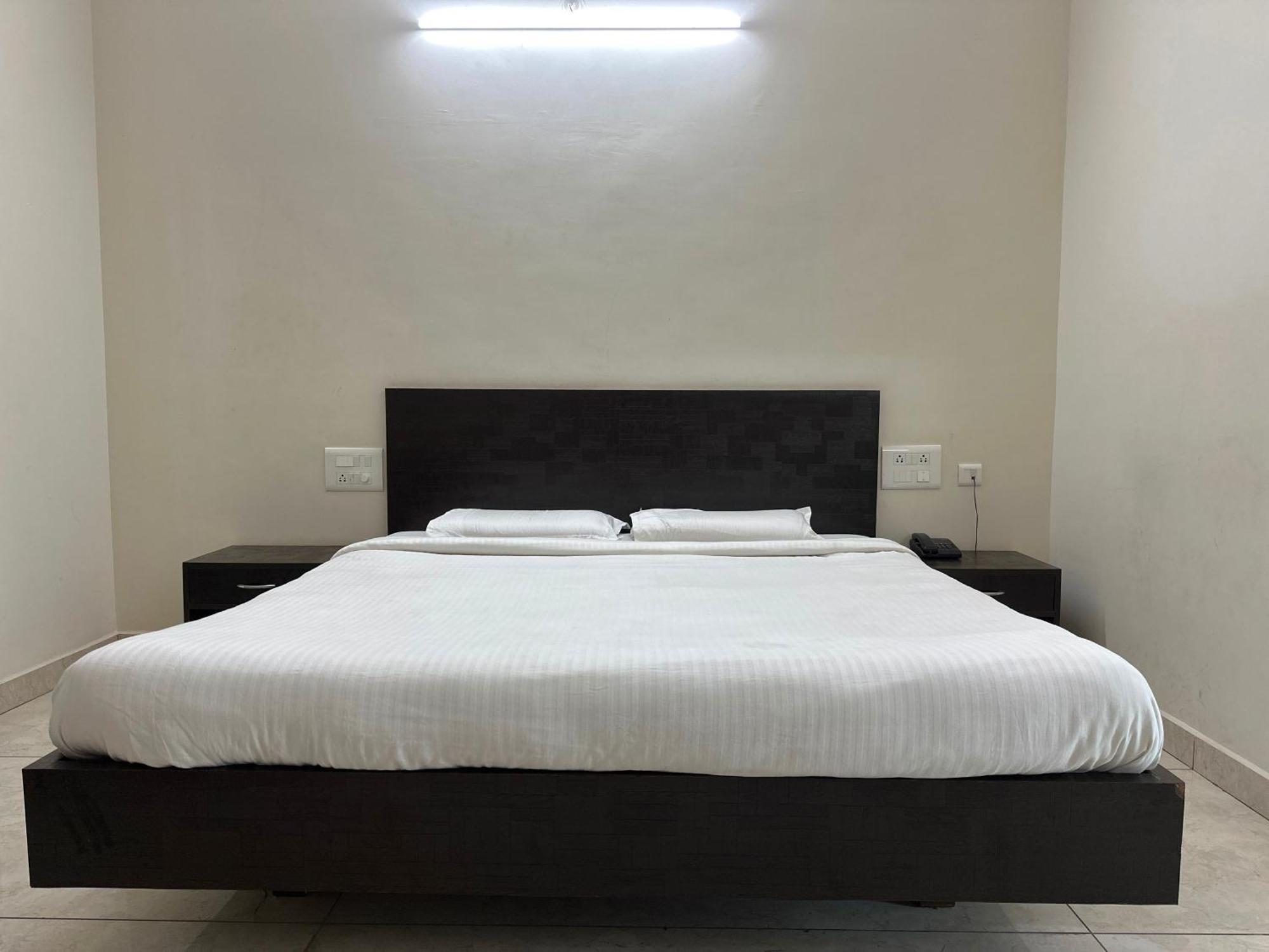Super Hotel O Sar Residency Nanjangud Екстер'єр фото